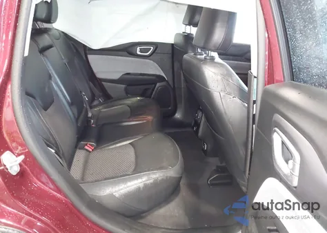 2022 Jeep Compass Latitude 4X4 из США, поврежденный, VIN 3C4NJDBBXNT158865